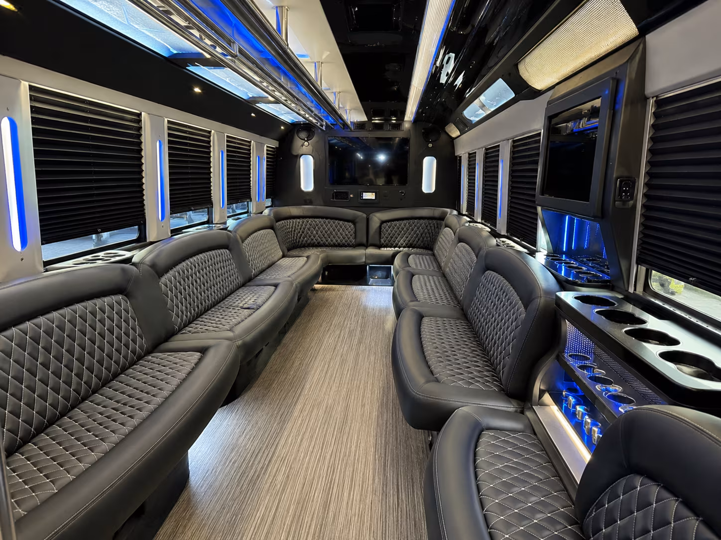 Mesa Winery Tour & Pub Crawl Transportation party bus exterior